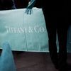 Tiffany & Co. Near Trump Tower Woos Shoppers With Elegantly Branded Barricades